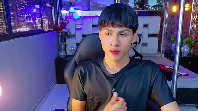 Snapshot of StormLuxX chatting on 01-07-26, 07:49 StormLuxX online show from 01-07-26, 07:49