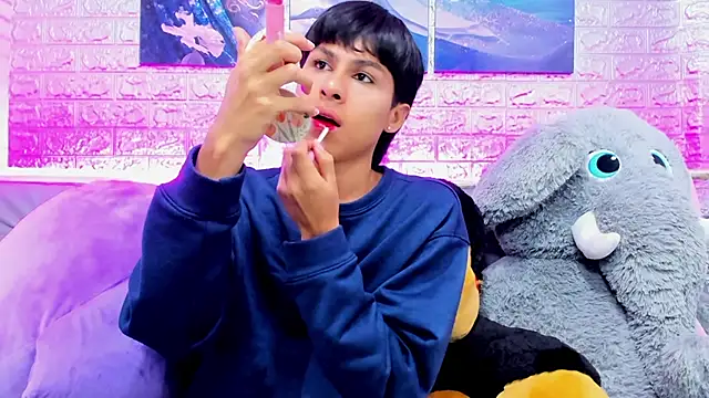 Snapshot of StormLuxX chatting on 01-18-26, 01:37 StormLuxX online show from 01-18-26, 01:37