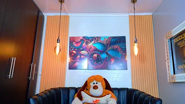 Snapshot of StormLuxX chatting on 02-14-26, 12:46 StormLuxX online show from 02-14-26, 12:46