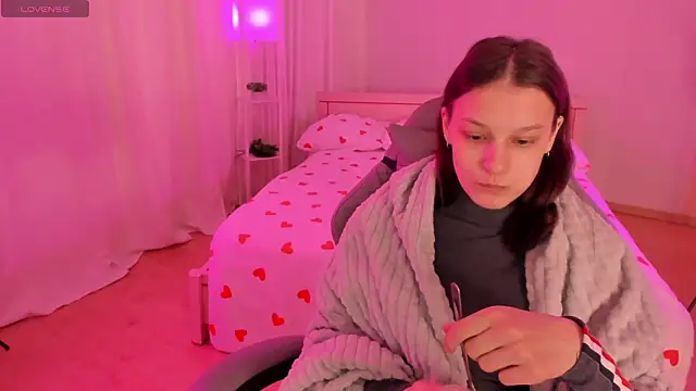 Snapshot of KrisDoeil chatting on 03-03-26, 02:18 KrisDoeil online show from 03-03-26, 02:18