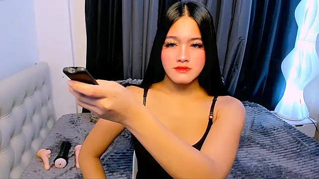 Snapshot of HollyMariee chatting on 12-05-25, 10:24 HollyMariee online show from 12-05-25, 10:24