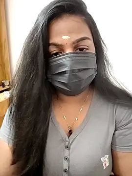 Snapshot of Tamil_Shara chatting on 12-14-25, 04:45 Tamil Shara online show from 12-14-25, 04:45