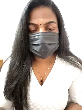 Snapshot of Tamil_Shara chatting on 12-15-25, 04:11 Tamil Shara online show from 12-15-25, 04:11