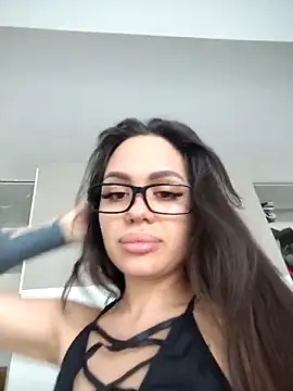 SiennaLuxexx online show from 04-18-26, 12:53