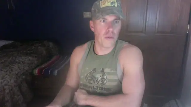 Snapshot of SpunRedneck chatting on 12-04-25, 11:35 SpunRedneck online show from 12-04-25, 11:35