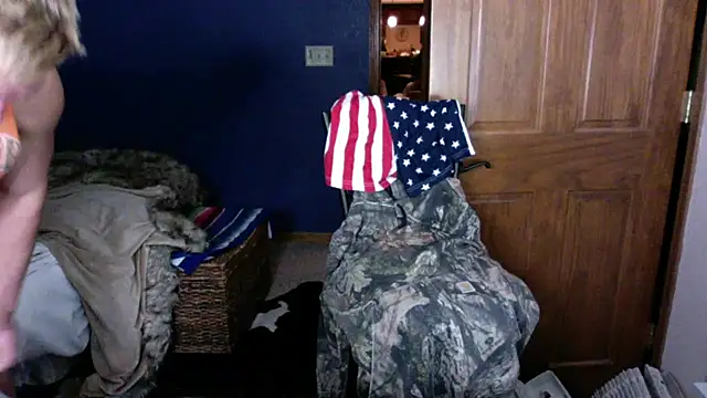 Snapshot of SpunRedneck chatting on 12-16-25, 10:53 SpunRedneck online show from 12-16-25, 10:53