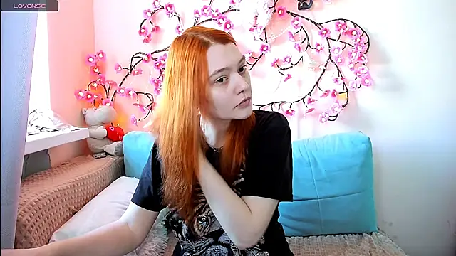 Snapshot of Ungoliant_Kiss chatting on 07-12-26, 02:30 Ungoliant Kiss online show from 07-12-26, 02:30