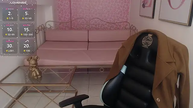 Snapshot of Nina_harpper_ chatting on 01-07-26, 01:19 Nina harpper online show from 01-07-26, 01:19