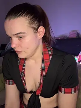 Snapshot of LoreenKinky chatting on 02-03-26, 06:13 LoreenKinky online show from 02-03-26, 06:13