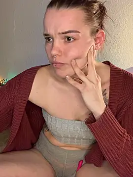 Snapshot of LoreenKinky chatting on 02-19-26, 07:10 LoreenKinky online show from 02-19-26, 07:10