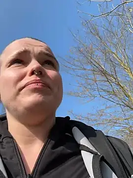 Snapshot of LoreenKinky chatting on 03-10-26, 12:10 LoreenKinky online show from 03-10-26, 12:10