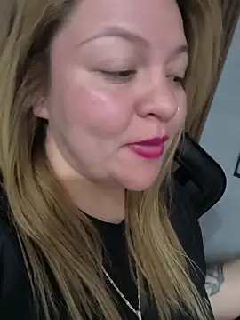 Snapshot of Sue_andersson chatting on 03-04-26, 05:46 Sue andersson online show from 03-04-26, 05:46