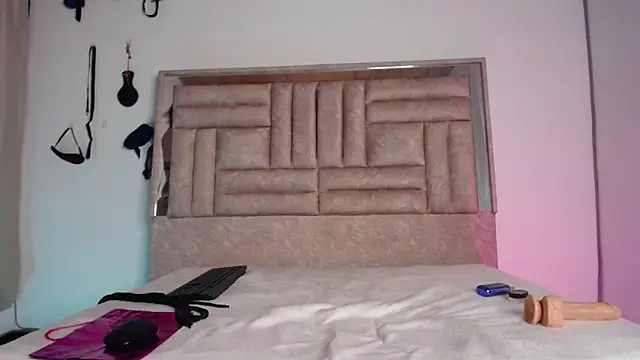 Snapshot of Alexamoonx chatting on 12-16-25, 06:18 Alexamoonx online show from 12-16-25, 06:18