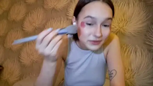 Snapshot of Harlybaby_2007 chatting on 12-04-25, 01:09 Harlybaby 2007 online show from 12-04-25, 01:09