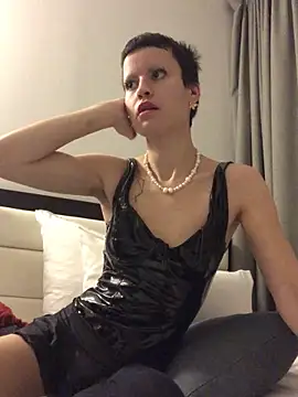 Snapshot of YoungDutchRuby chatting on 12-05-25, 02:36 YoungDutchRuby online show from 12-05-25, 02:36