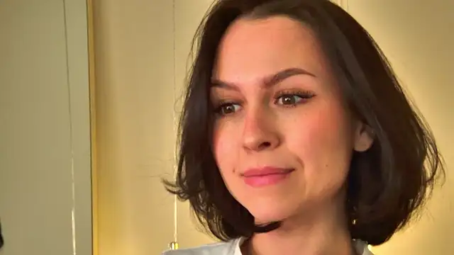 Snapshot of MonicaMercer chatting on 02-06-26, 07:23 MonicaMercer online show from 02-06-26, 07:23