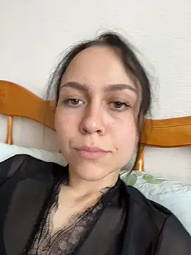 Snapshot of MonicaMercer chatting on 05-21-26, 07:26 MonicaMercer online show from 05-21-26, 07:26