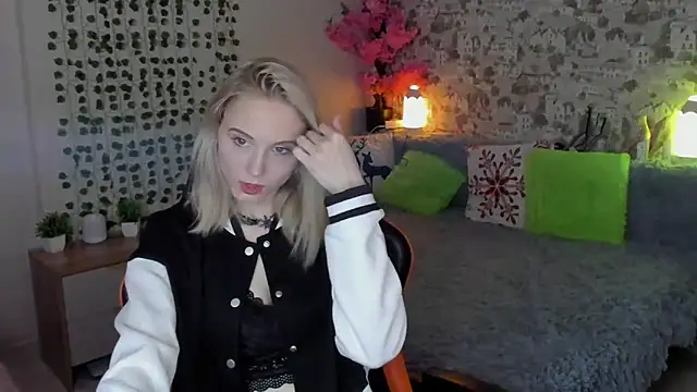 Snapshot of Gina_Gina_love chatting on 05-08-26, 12:49 Gina Gina love online show from 05-08-26, 12:49