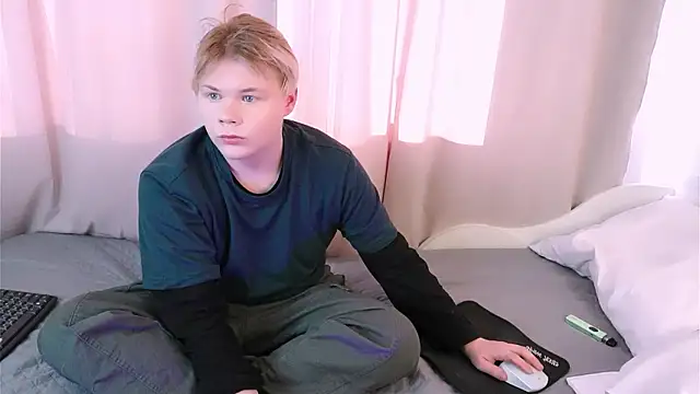 Snapshot of Brian_Mils chatting on 02-19-26, 11:17 Brian Mils online show from 02-19-26, 11:17