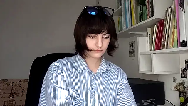 Snapshot of MellisaBalles chatting on 12-17-25, 07:58 MellisaBalles online show from 12-17-25, 07:58