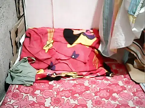 Snapshot of xxCathyxx chatting on 12-03-25, 12:40 xxCathyxx online show from 12-03-25, 12:40