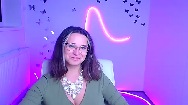 Snapshot of Melodie_Aster chatting on 12-19-25, 07:21 Melodie Aster online show from 12-19-25, 07:21