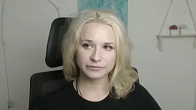 Melodie Aster online show from 04-14-26, 11:27