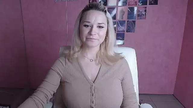 Snapshot of Melodie_Aster chatting on 06-16-26, 05:21 Melodie Aster online show from 06-16-26, 05:21