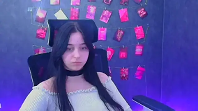 Lilu May online show from 04-04-26, 12:20