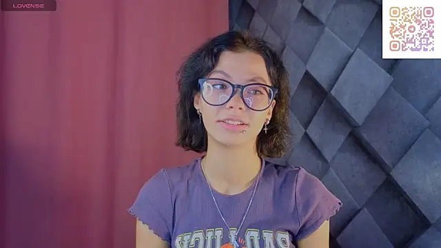 Snapshot of Ameliisun chatting on 12-20-25, 12:34 Ameliisun online show from 12-20-25, 12:34