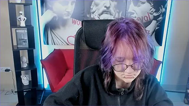 Snapshot of Sylvia_Reed chatting on 12-18-25, 07:03 Sylvia Reed online show from 12-18-25, 07:03