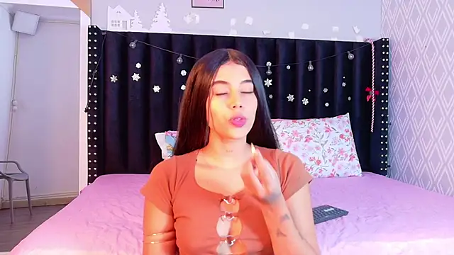 Snapshot of Kathamullerr chatting on 12-16-25, 06:57 Kathamullerr online show from 12-16-25, 06:57