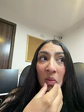 Snapshot of lya__brown chatting on 06-26-26, 10:19 lya brown online show from 06-26-26, 10:19