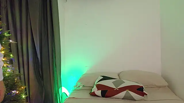 Snapshot of Aregoe_Art chatting on 12-22-25, 09:01 Aregoe Art online show from 12-22-25, 09:01