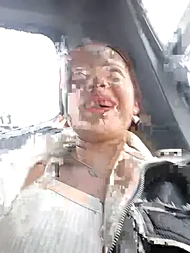 Snapshot of chatting on 12-17-25, 04:46 online show from 12-17-25, 04:46