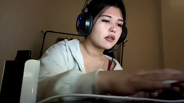 Snapshot of Lolamein chatting on 12-05-25, 07:39 Lolamein online show from 12-05-25, 07:39