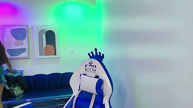 Snapshot of Nicole_sounders chatting on 02-05-26, 11:48 Nicole sounders online show from 02-05-26, 11:48