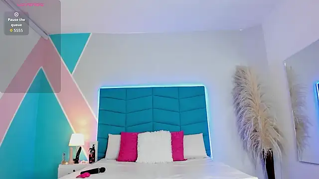  victoria collins  online show from 02-13-26, 07:54