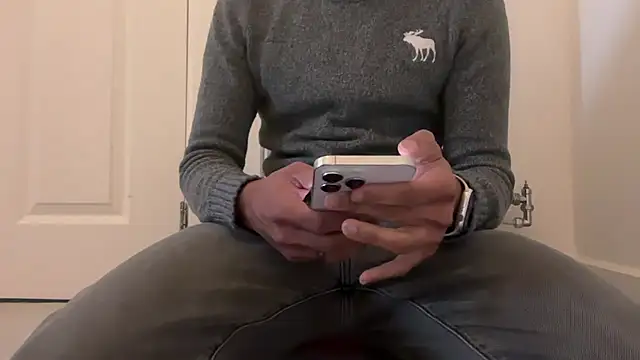 Snapshot of RandyRik chatting on 12-15-25, 02:10 RandyRik online show from 12-15-25, 02:10