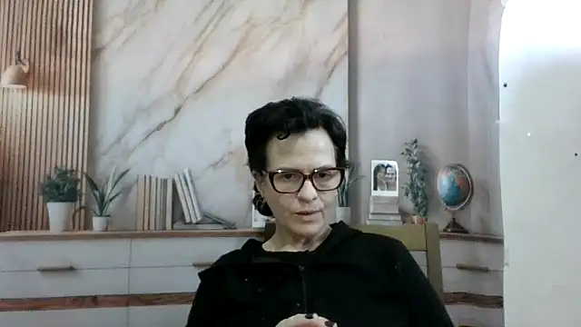Snapshot of Luna-Hot0802 chatting on 06-17-26, 08:10 Luna-Hot0802 online show from 06-17-26, 08:10