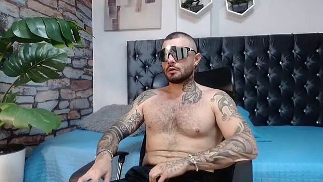 Snapshot of lucky_smith1 chatting on 12-04-25, 06:38 lucky smith1 online show from 12-04-25, 06:38