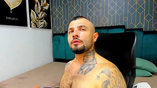 Snapshot of lucky_smith1 chatting on 12-15-25, 09:52 lucky smith1 online show from 12-15-25, 09:52