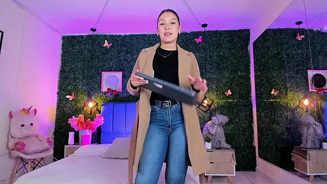 GabyyCute  online show from 01-11-26, 03:11