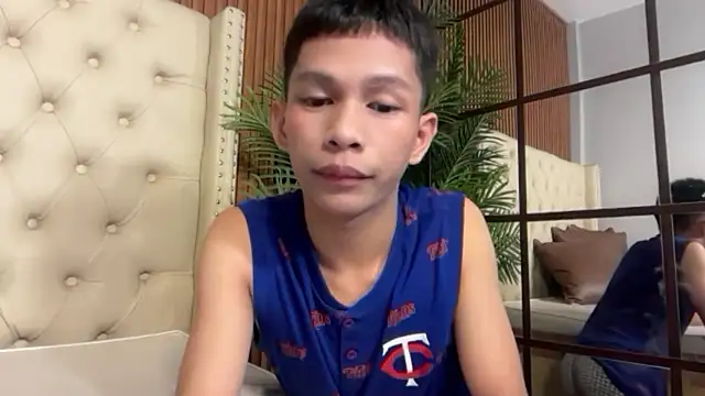 TheBoyAboveYou online show from 08-06-26, 04:42