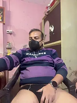 Snapshot of yoyoyohunny chatting on 12-16-25, 12:54 yoyoyohunny online show from 12-16-25, 12:54