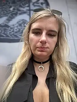 Snapshot of Betsy chatting on 12-07-24, 05:59 Betsy online show from 12-07-24, 05:59