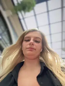 Snapshot of Betsy chatting on 01-18-25, 07:59 Betsy online show from 01-18-25, 07:59