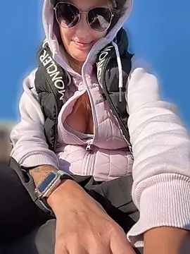 Betsy online show from 04-10-26, 02:55