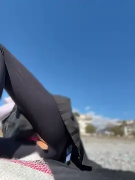 Betsy online show from 04-12-26, 12:10