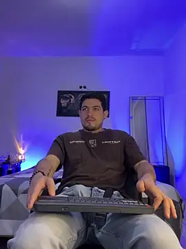 williamsmiiths16 online show from 05-18-26, 11:16